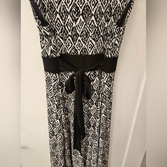 NWT - Glamour Black and White Stretch Midi Dress - Size 16 - Picture 5 of 12